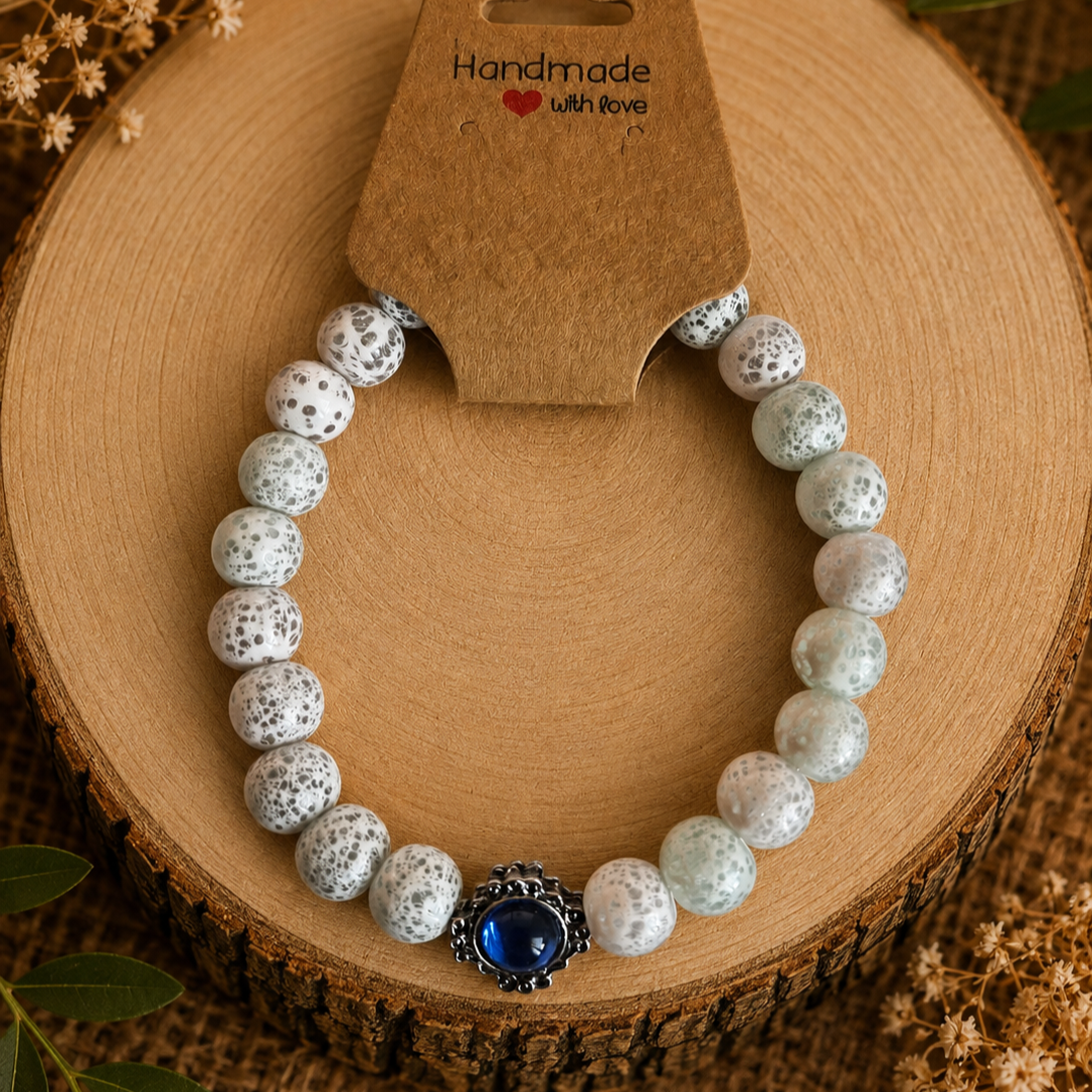 Glass bead bracelet – ‘White/Diamond’ Size 19